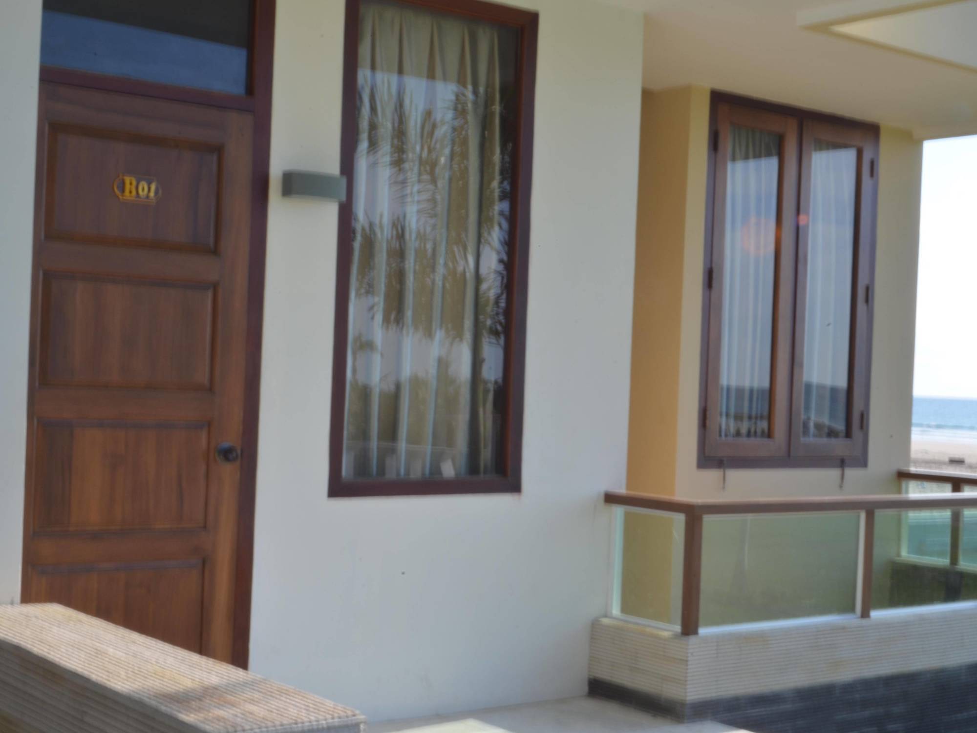 Hotel Lux Ngwesaung Zewnętrze zdjęcie